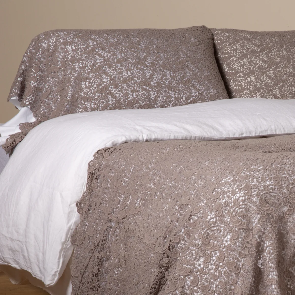 Allora Lace Pillowcase (Single)