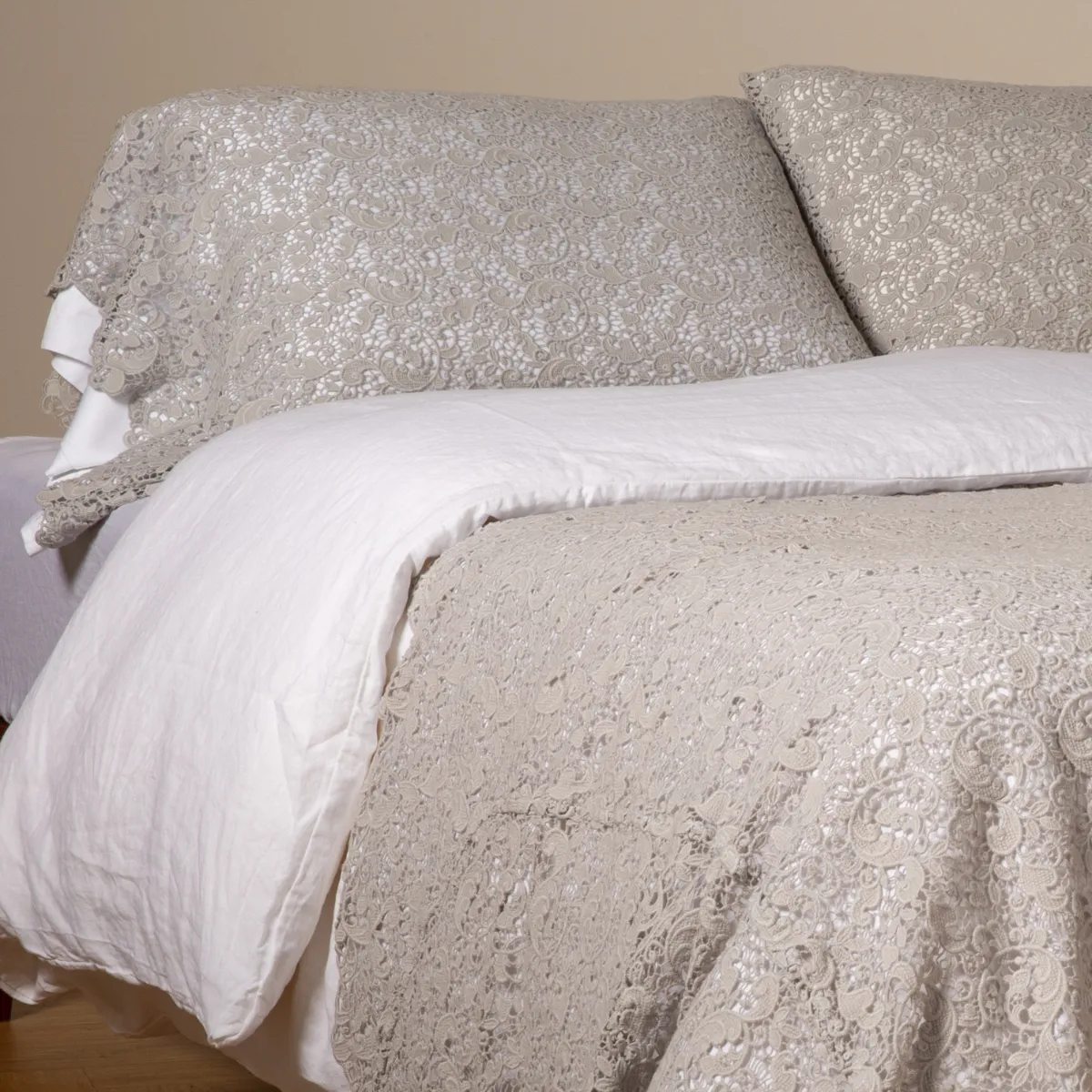 Allora Lace Pillowcase (Single)