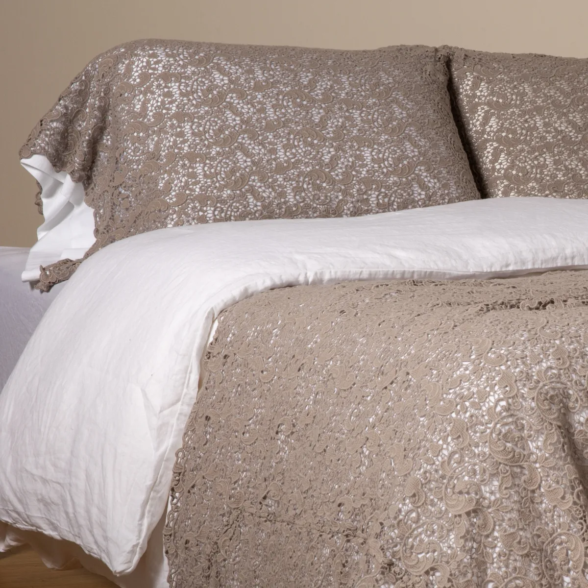 Allora Lace Pillowcase (Single)