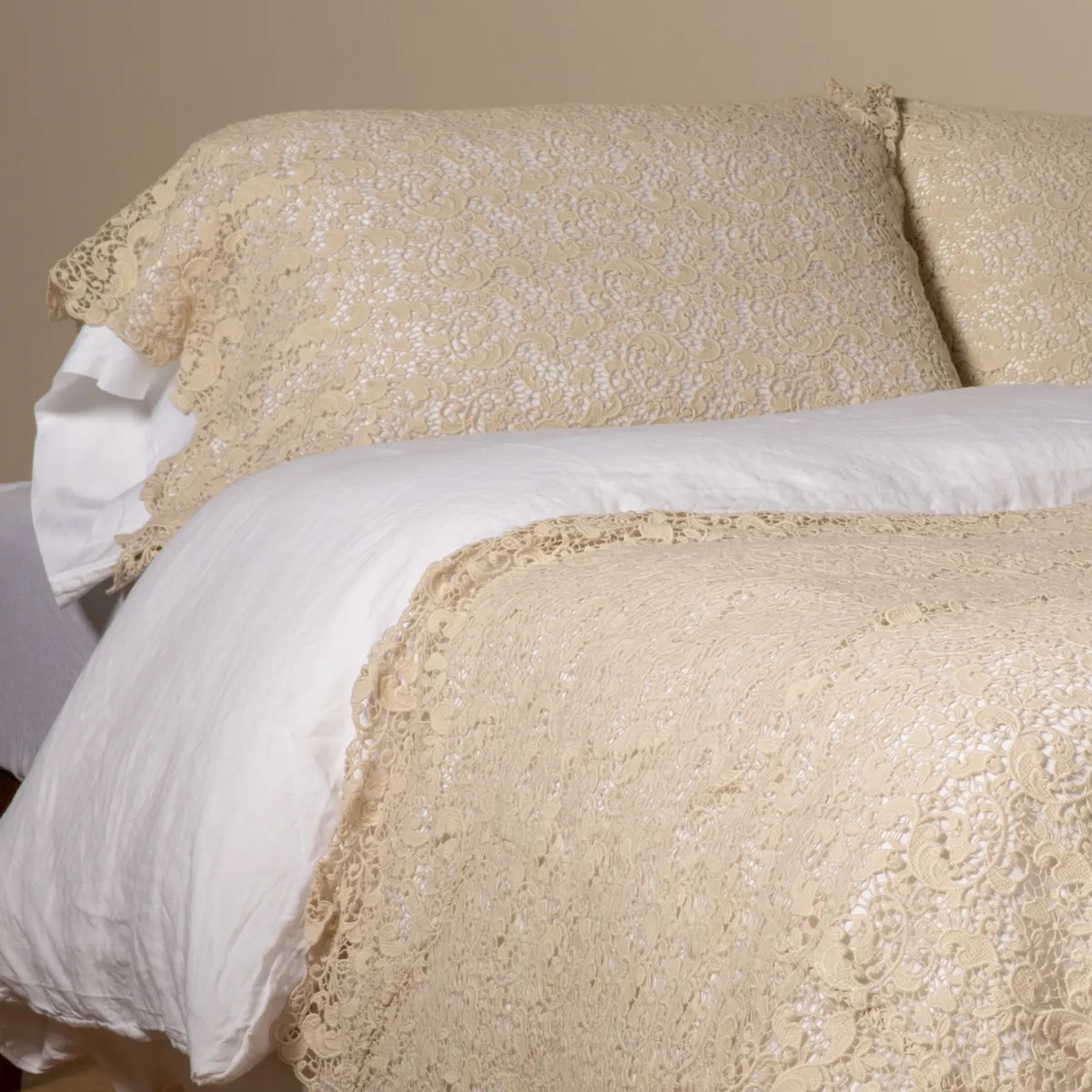 Allora Lace Pillowcase (Single)