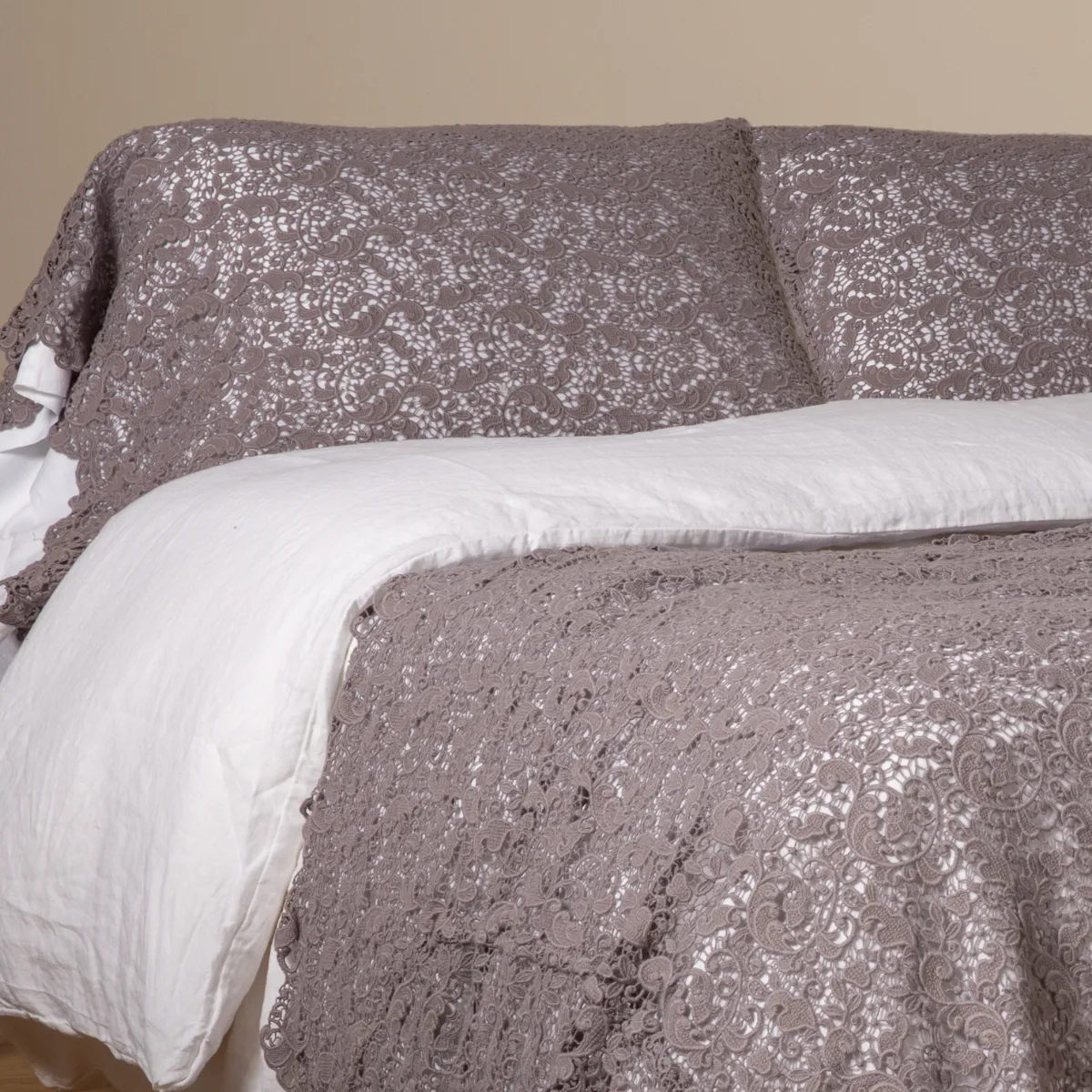 Allora Lace Pillowcase (Single)