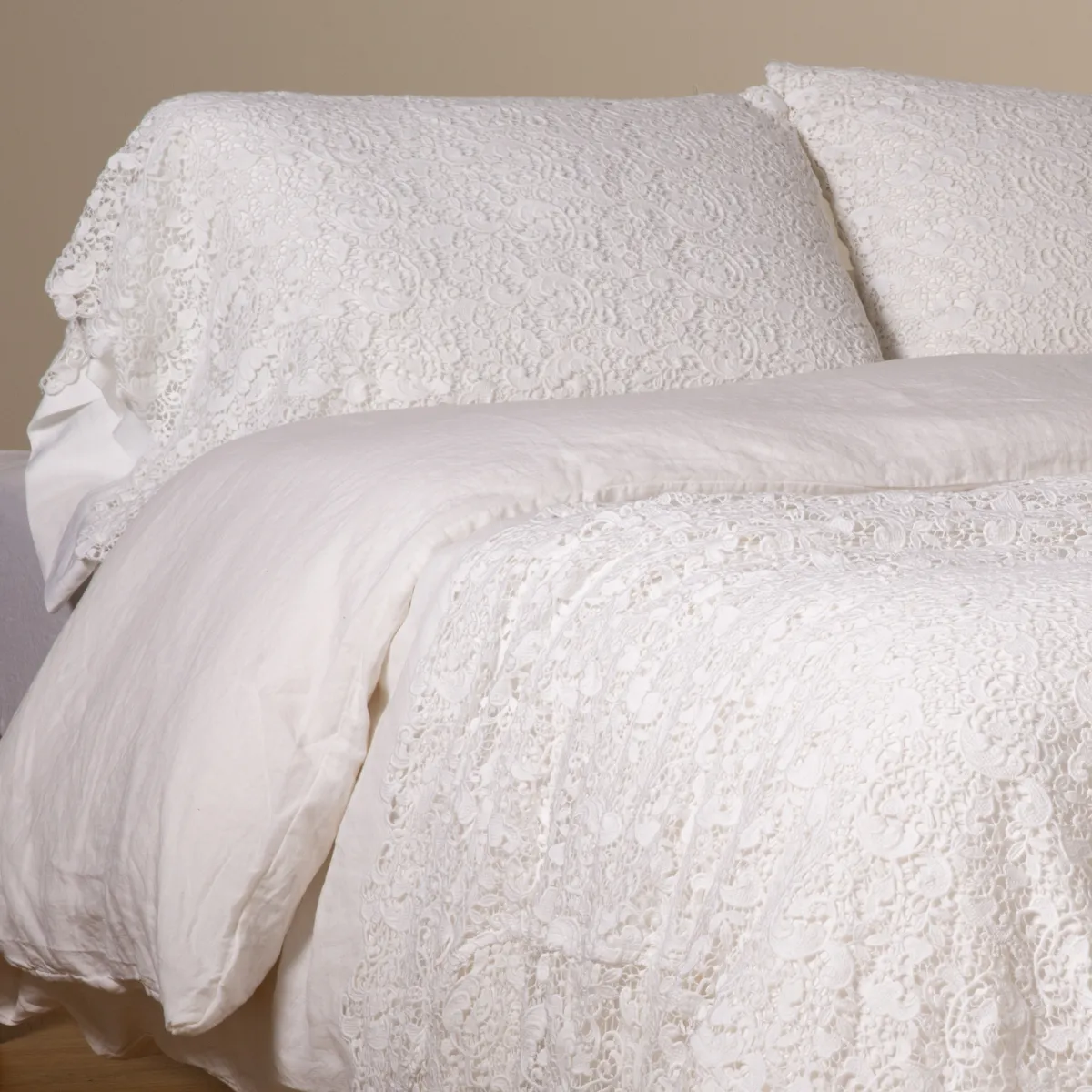 Allora Lace Pillowcase (Single)