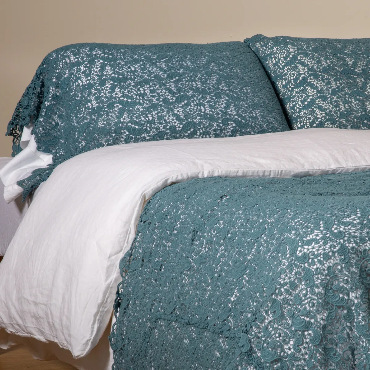 Allora Lace Pillowcase (Single)