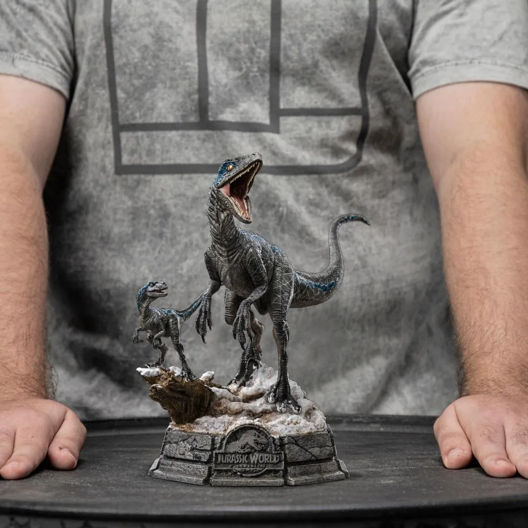 Blue and Beta Jurassic World Dominion Deluxe Art Scale 1/10 Statue by Iron Studios