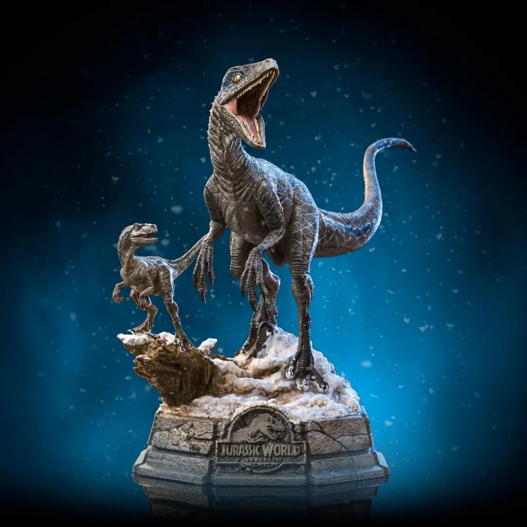 Blue and Beta Jurassic World Dominion Deluxe Art Scale 1/10 Statue by Iron Studios