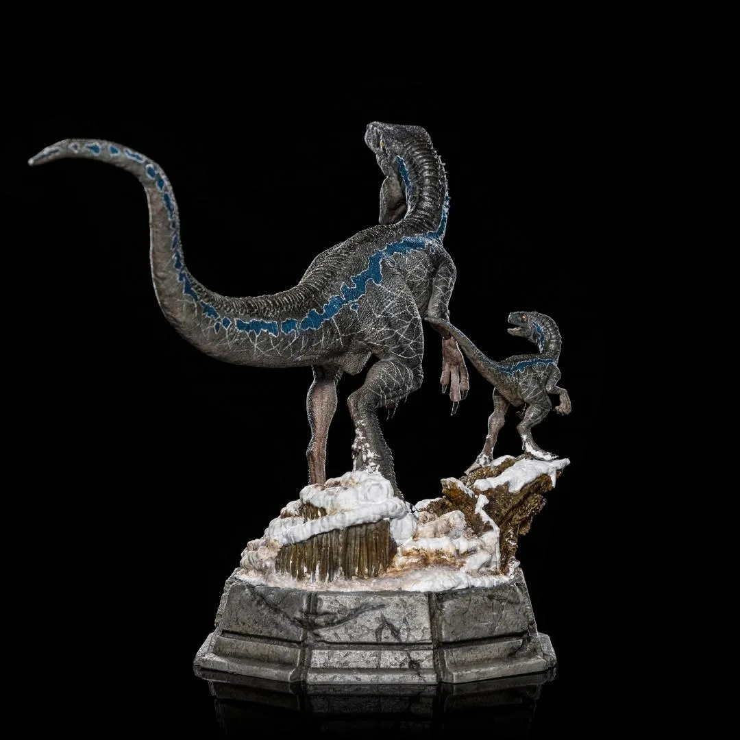 Blue and Beta Jurassic World Dominion Deluxe Art Scale 1/10 Statue by Iron Studios