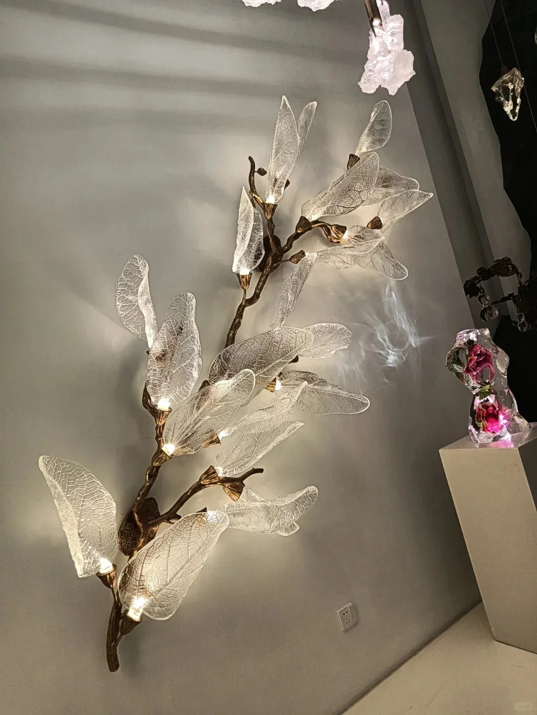 Creative Bionic Resin Leaves Wall Lamp