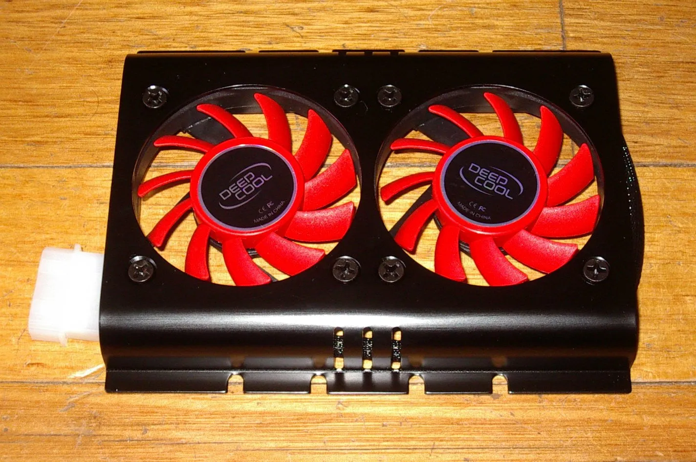 Deep Cool Icedisk 2 Twin Cooling Fan for 3.5" Hard Disk Drives - Part # FAN927