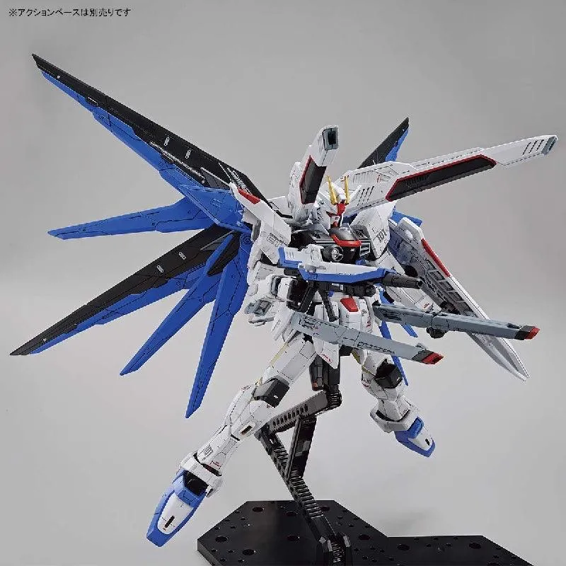 Full Mechanics 1/100 The Gundam Base Limited ZGMF-10A Freedom Gundam Ver.GCP