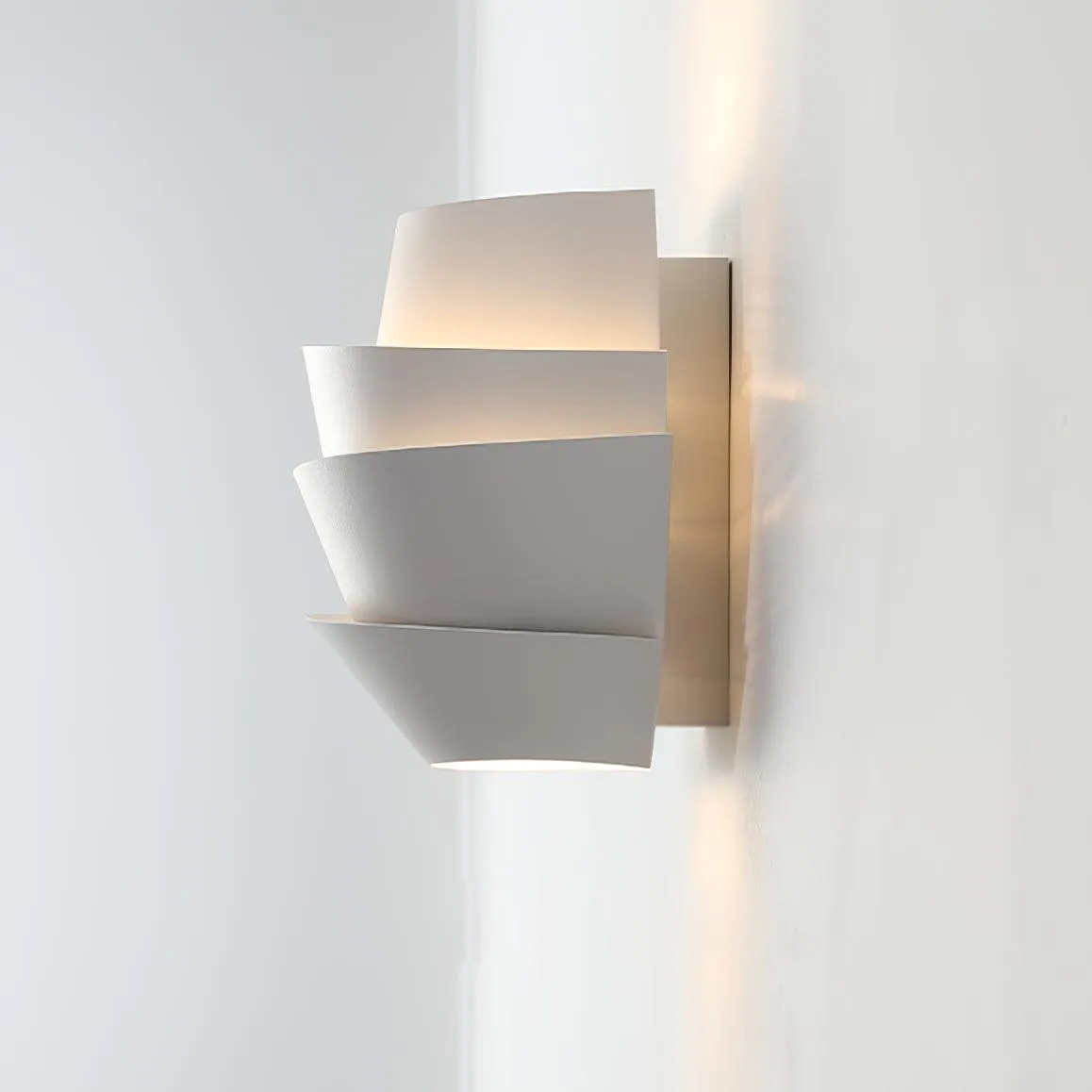 Le Soleil Wall Lamp