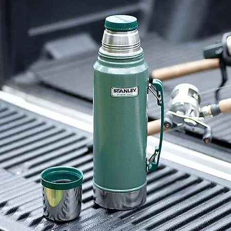 Stanley Classic Vacuum Insulated Bottle 1.4QT